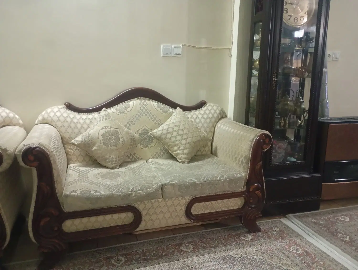 مبل هفت نفره چوب گردو|مبلمان خانگی و میز عسلی|تهران, وصفنارد|دیوار
