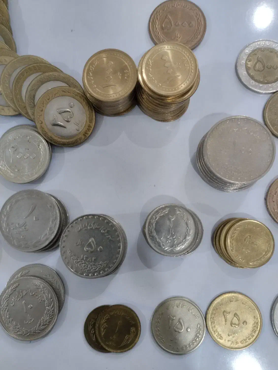250 سکه شاهی و جمهوری عربی خاص|کلکسیون سکه، تمبر، اسکناس|اصفهان, چرخاب|دیوار