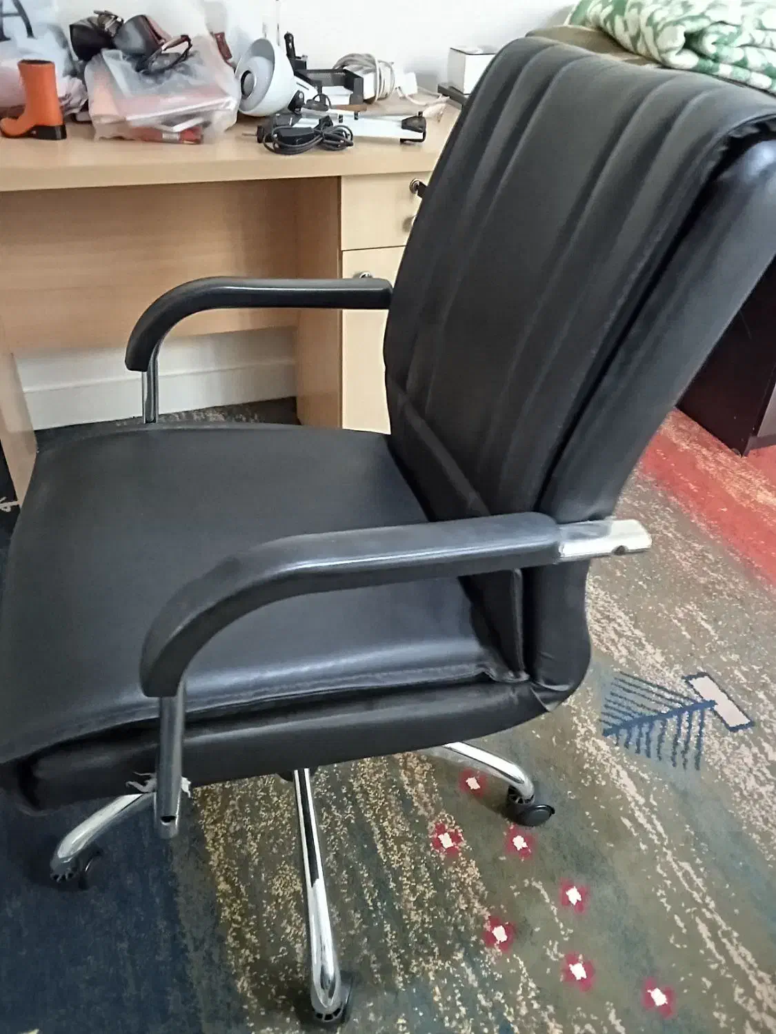 صندلی مدیریتی|صندلی و نیمکت|تهران, آبشار تهران (دریاچه)|دیوار