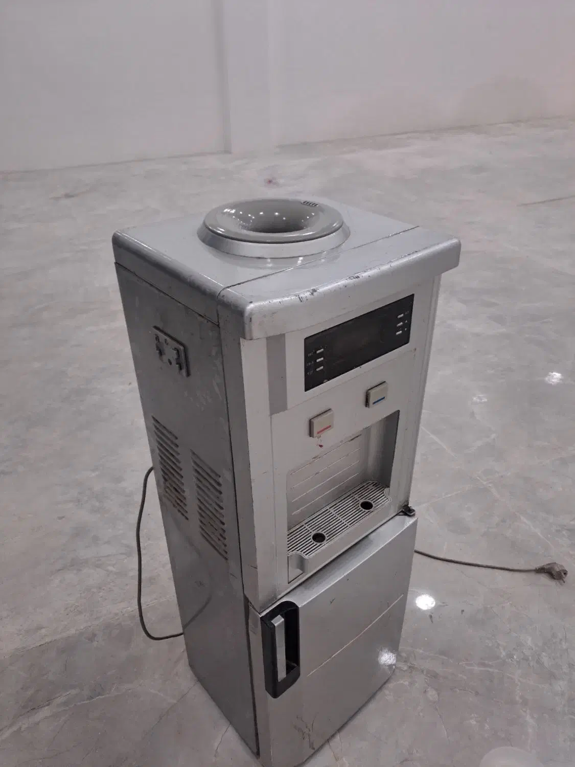 سانتیفیوژ و آب سرد کن|آبسردکن و تصفیه آب|اهواز, کوی جواهری|دیوار