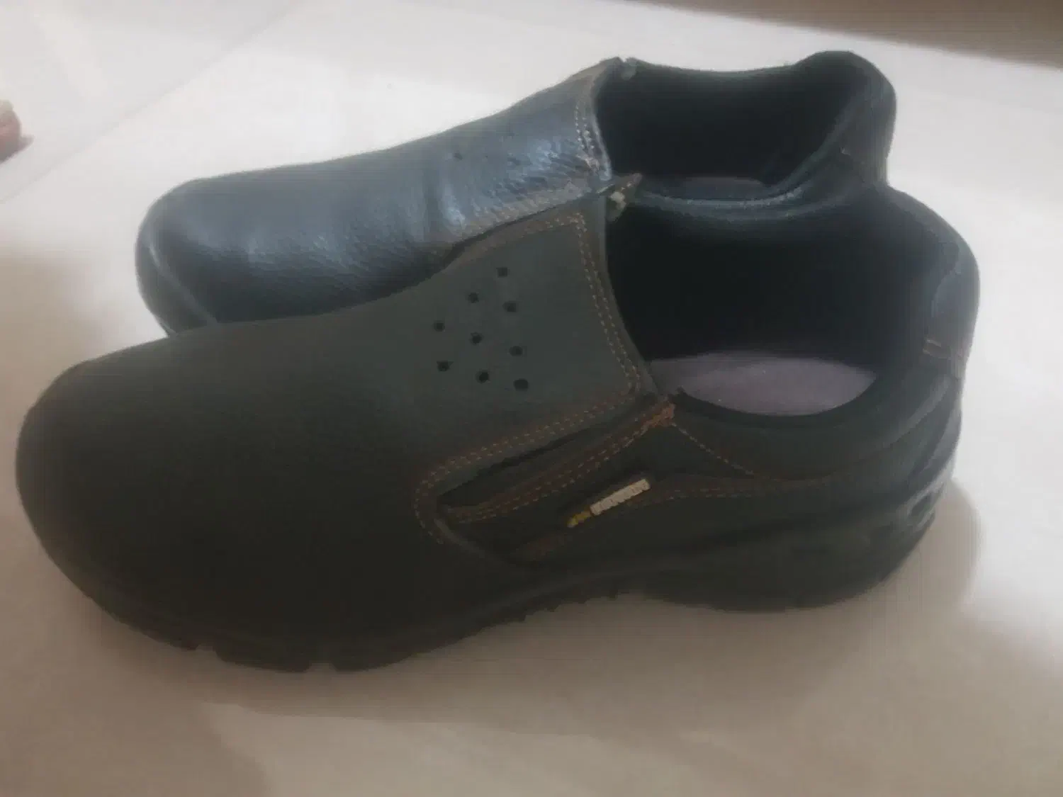 کفش کار|کیف، کفش، کمربند|گرگان, |دیوار