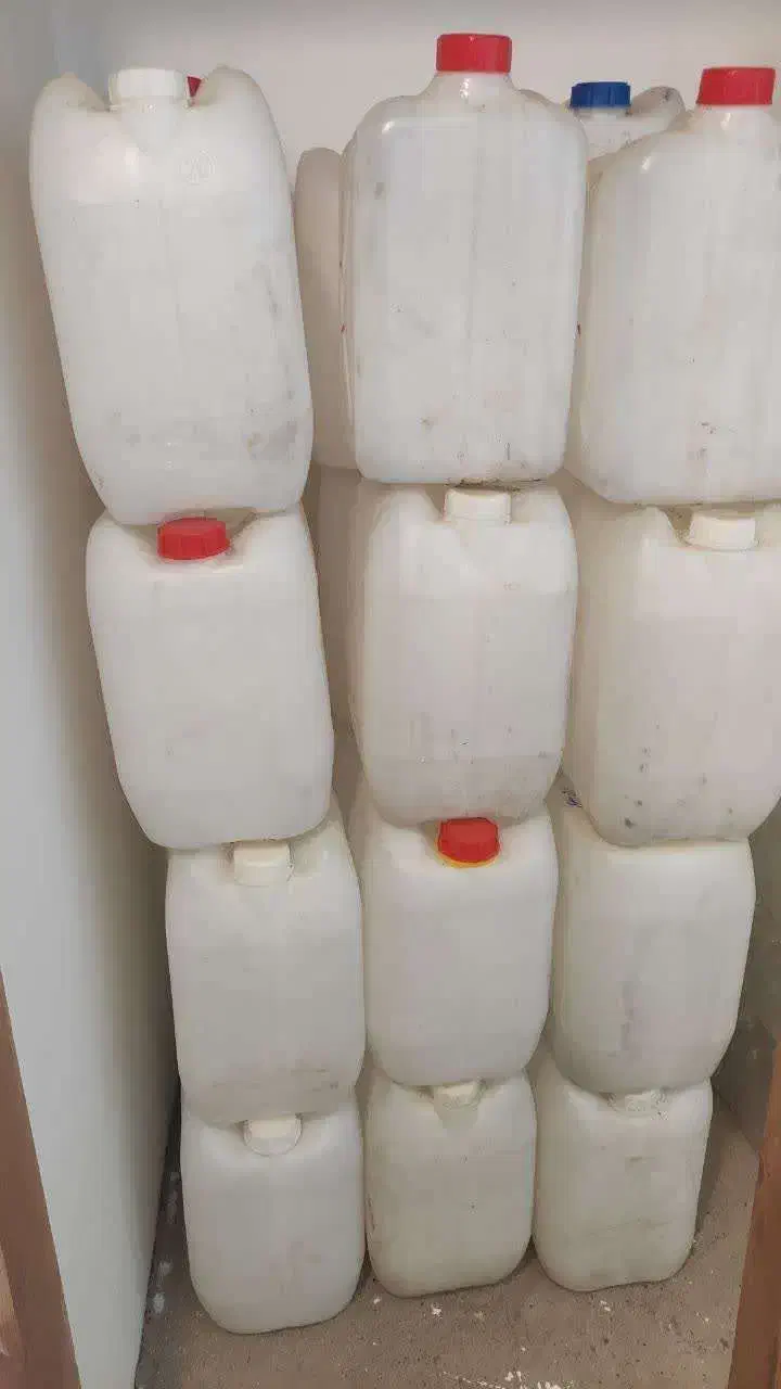 فروش فوری گالن 20 لیتری حمل روغن خوراکی هر عدد 25|ظروف نگهدارنده، پلاستیکی، یک‌بارمصرف|بابل, |دیوار