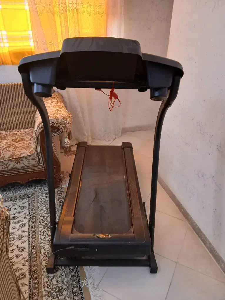 فروش یک دستگاه تردمیل|تجهیزات ورزشی|صدرا-فارس, فاز ۱|دیوار