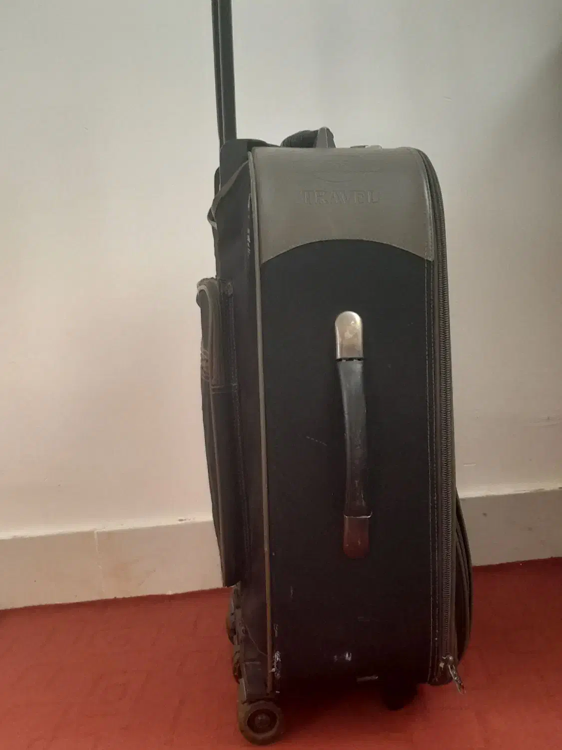 چمدان|کیف، کفش، کمربند|فاروج, |دیوار