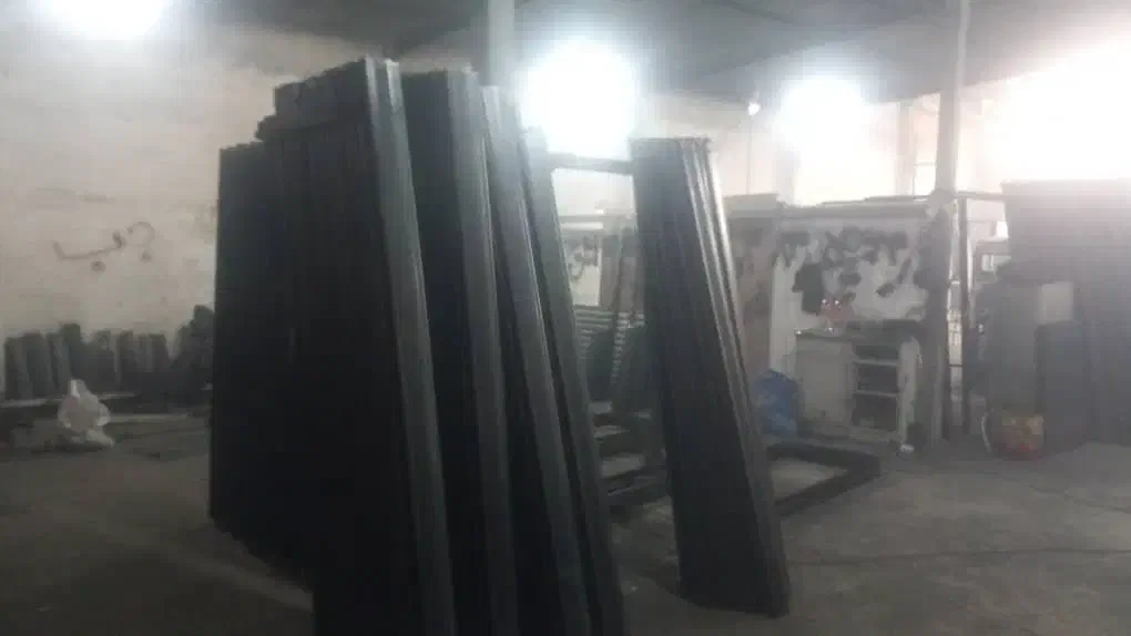 چهارچوب آهنی فریم پنجره|مصالح و تجهیزات ساختمان|کرج, شهرک امیر المومنین|دیوار