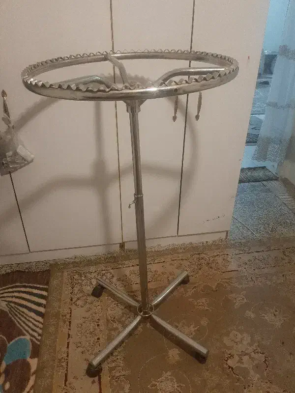 رگال چرخشی|بندرخت و رخت‌آویز|فولادشهر, مسکن مهر فولادشهر|دیوار