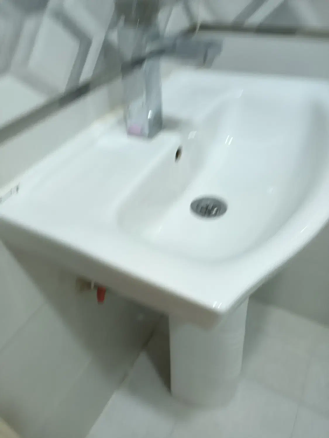 روشویی سالم با باکس اینه|لوازم سرویس بهداشتی|بروجرد, |دیوار