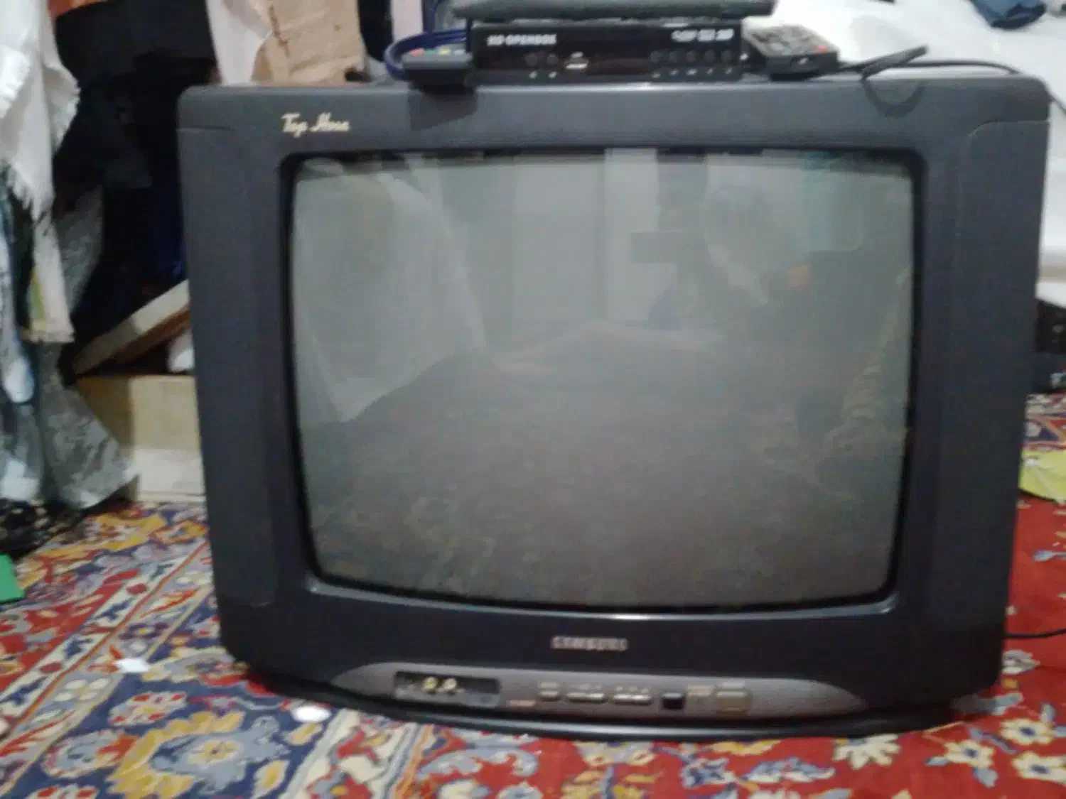 تلویزیون قدیمی|تلویزیون و پروژکتور|کلاله, |دیوار