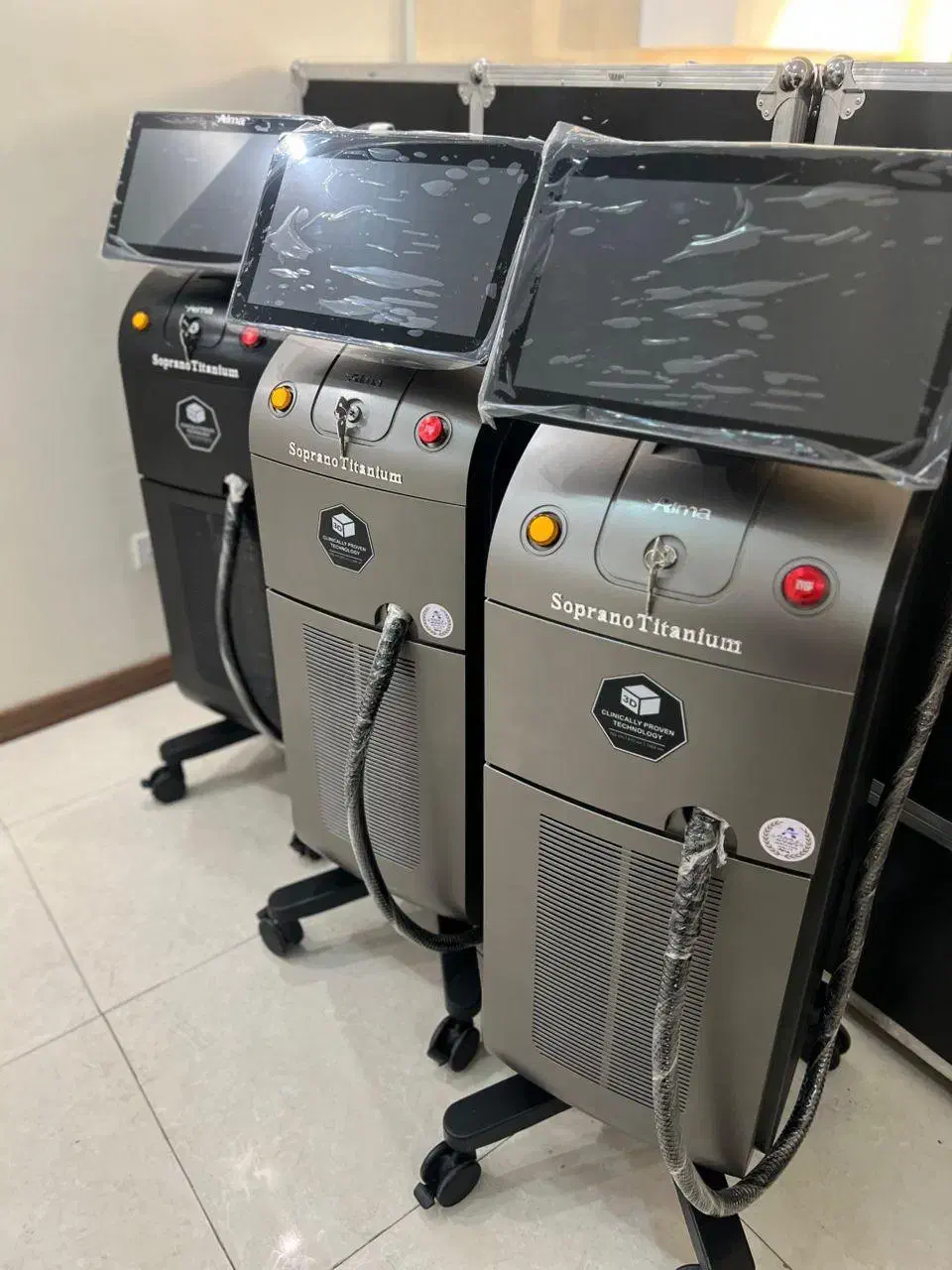 دستگاه لیزر مو های زاید شاتی تیتانیوم تضمین قیمت|آرایشی، بهداشتی، درمانی|تهران, حسینآباد|دیوار