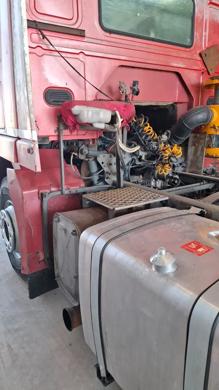 کشنده هوو مدل 2007|خودرو سنگین|مشهد, انقلاب|دیوار