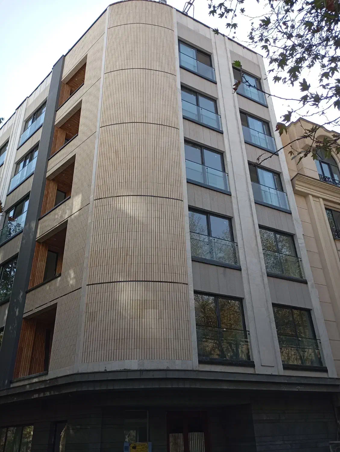 اجرای انواع پنجره های آلمینیومی و هندریل شیشه ای|خدمات پیشه و مهارت|تهران, شهید اسدی|دیوار