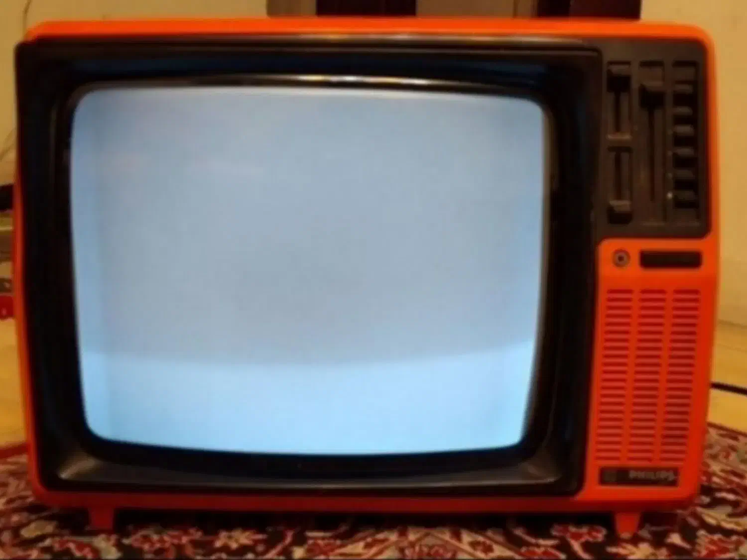 تلویزیون قدیمی انتیک|تلویزیون و پروژکتور|قزوین, |دیوار