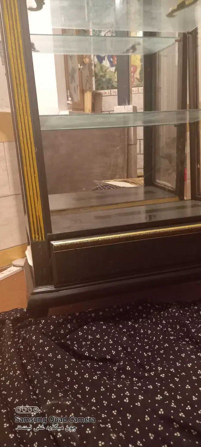 بوفه|کلکسیون اشیاء عتیقه|دوگنبدان, |دیوار