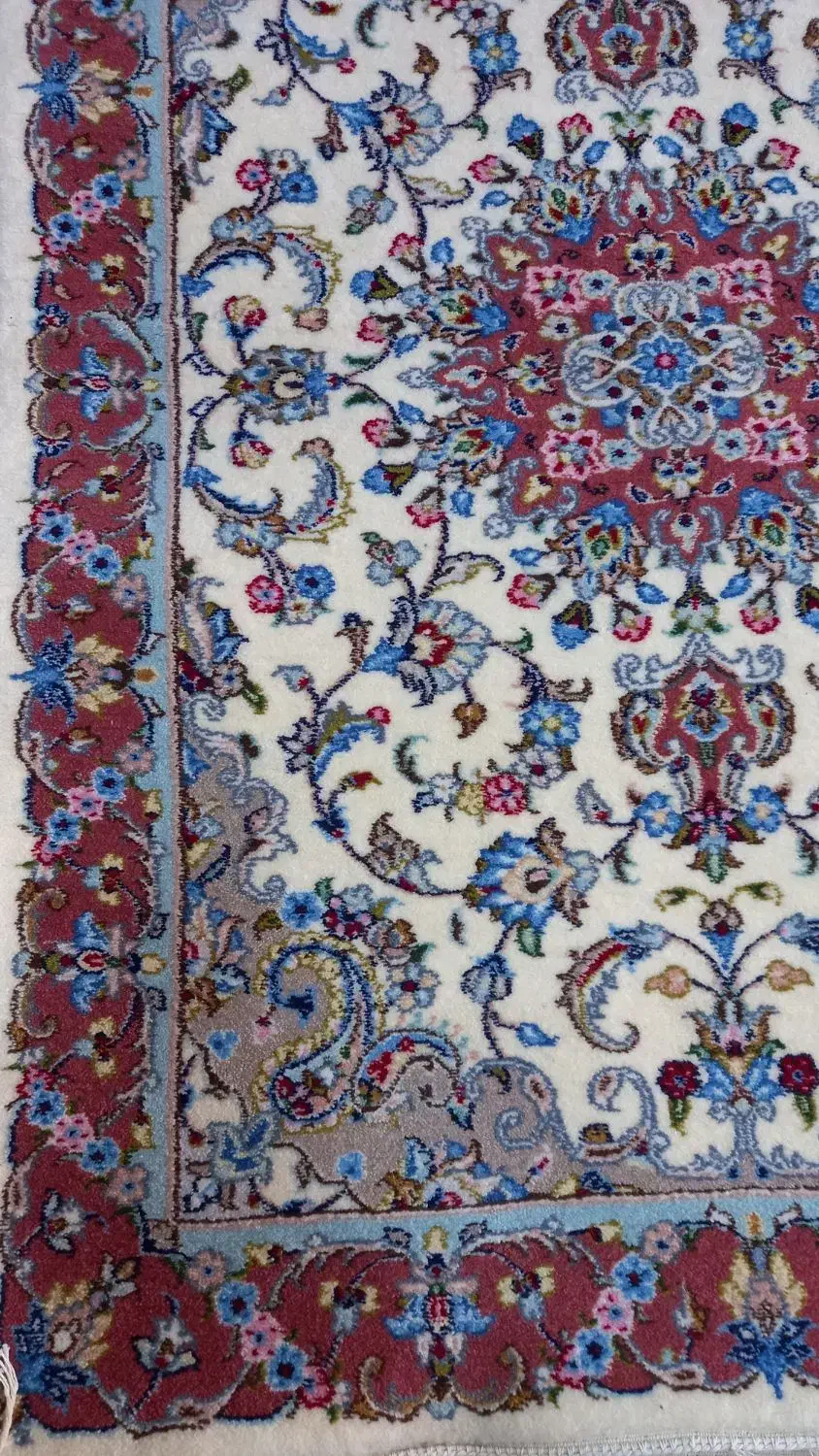قالی دستباف زرنیم|فرش|قم, آذر (نکویی)|دیوار