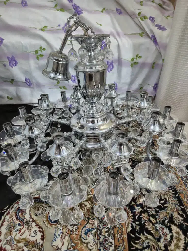 لوستر ۱۶ شاخه و۶ شاخه|لوستر و چراغ آویز|تهران, نیروی هوایی (پیروزی)|دیوار