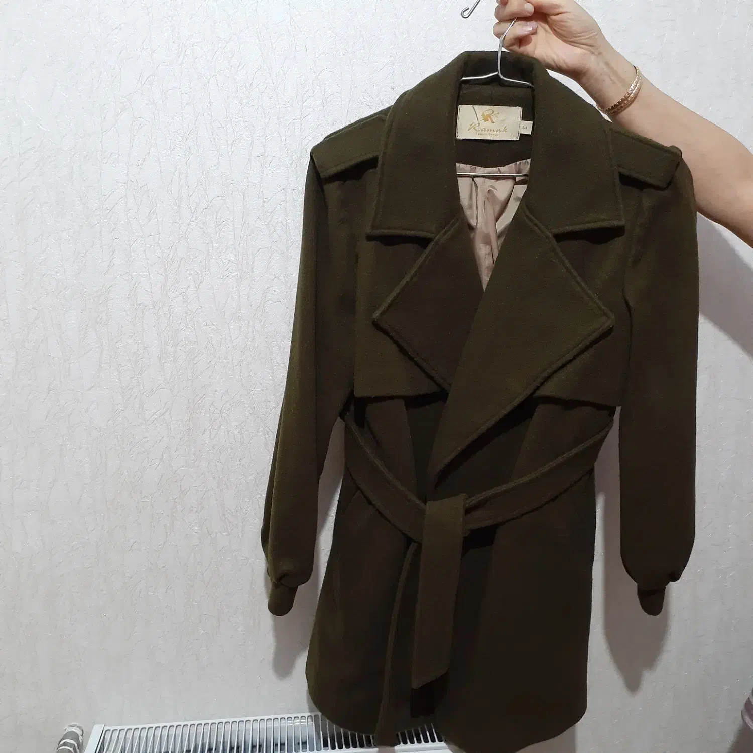 پالتو|لباس|فردیس, منظریه|دیوار