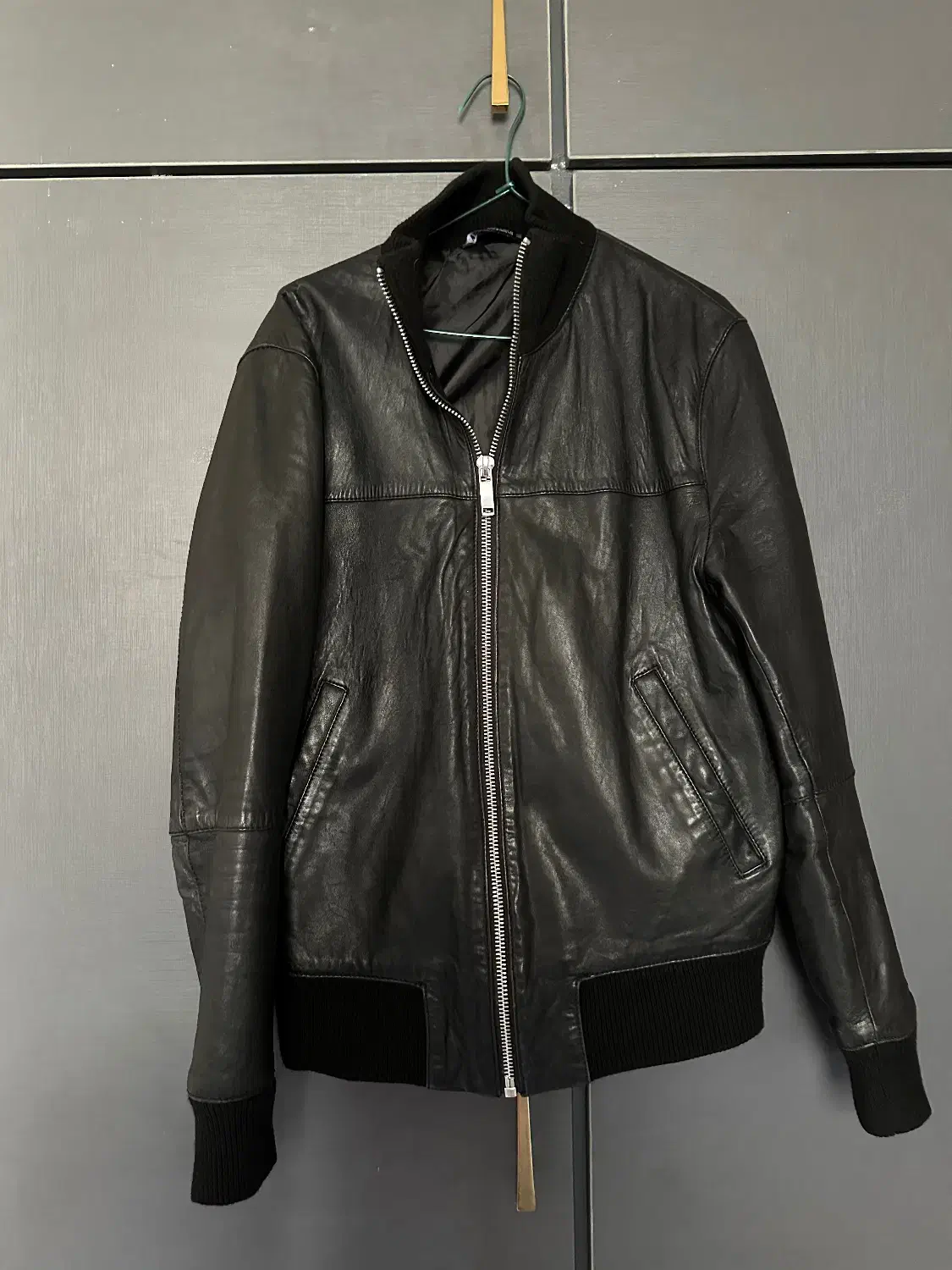 کاپشن چرم خارجی|لباس|شیراز, قدوسی غربی|دیوار