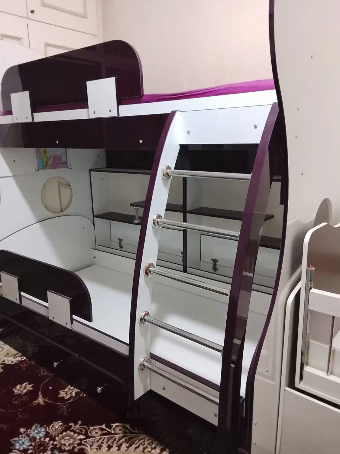 تخت خواب نوجوان همراه با جا کتابی و جا لباسی|تخت و سرویس خواب|اصفهان, شیخ اشراق|دیوار