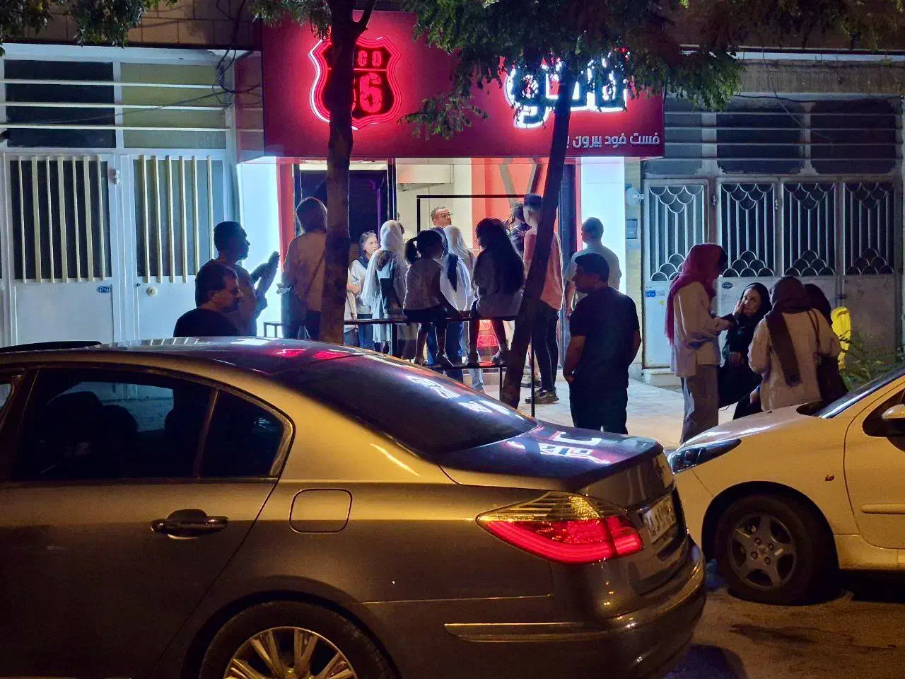 کمک آشپز شیفت شب کار سبک|استخدام خدمات فروشگاه و رستوران|کرمان, |دیوار