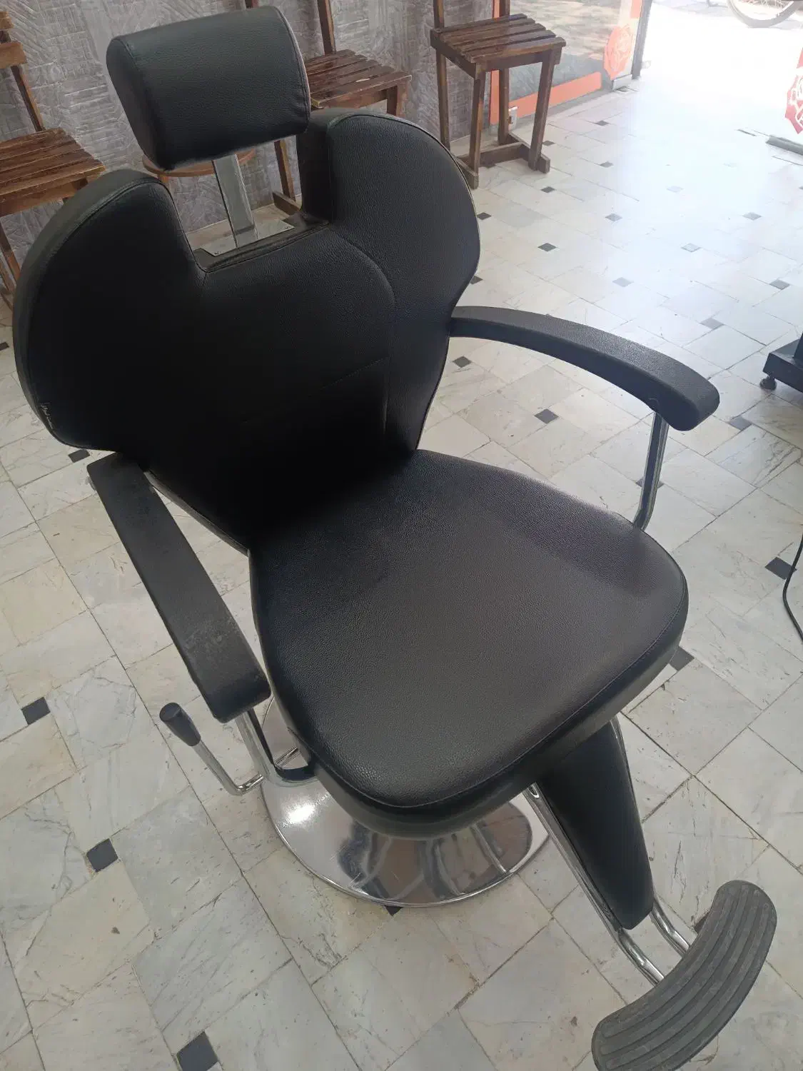 صندلی جکی|آرایشگاه و سالنهای زیبایی|تربتحیدریه, باغ سلطانی|دیوار