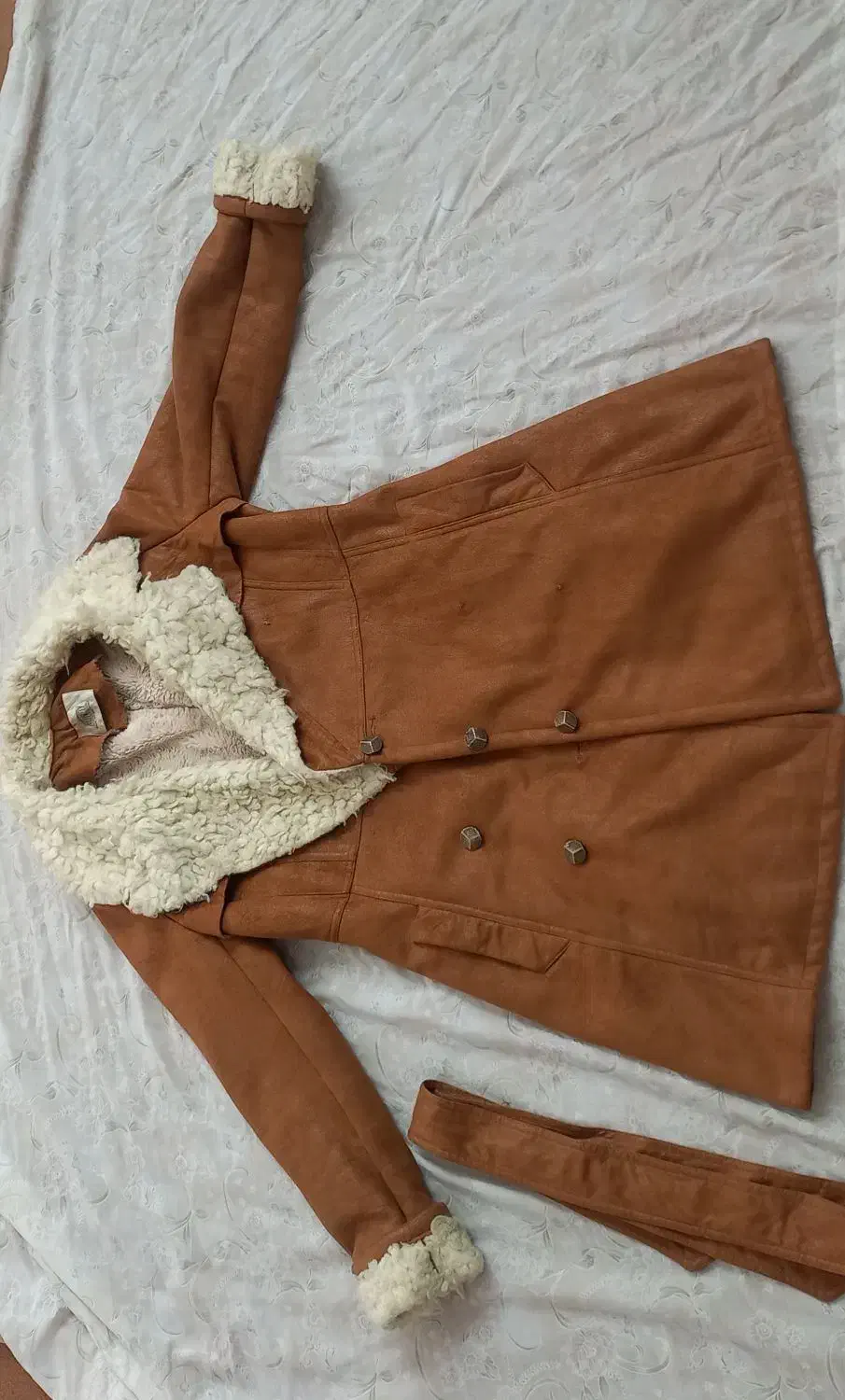 تعدادی مانتو و پالتو|لباس|زنجان, |دیوار