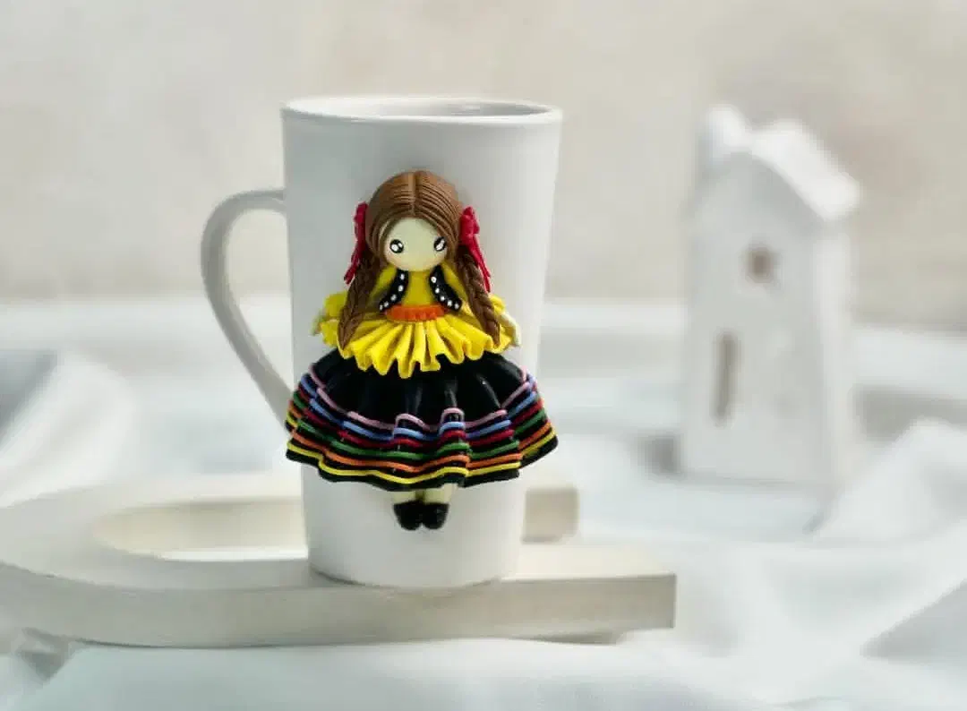 ماگ با عروسک دست ساز|صنایع دستی و سایر لوازم تزئینی|گنبد کاووس, |دیوار