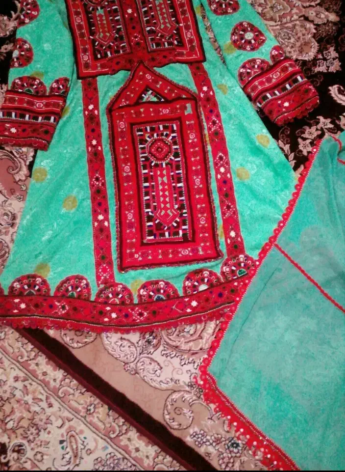 دوخت انواع لباس زنانه|خدمات پیشه و مهارت|سراوان, |دیوار