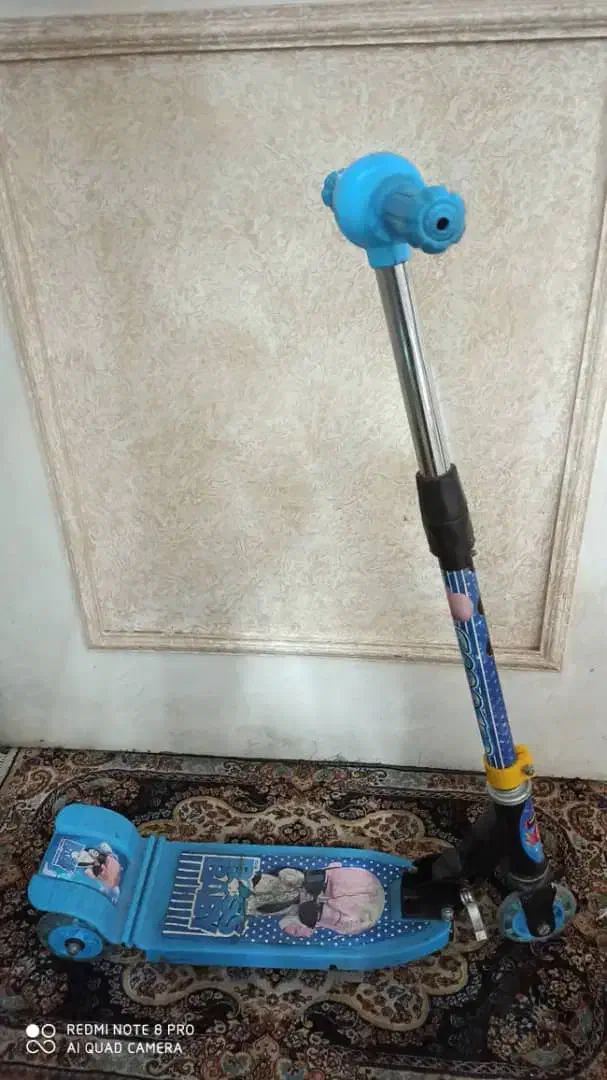 یک عدد اسکوتر و.یک عدد سه چرخه کودک|دوچرخه، اسکیت، اسکوتر|ری, تقی آباد|دیوار