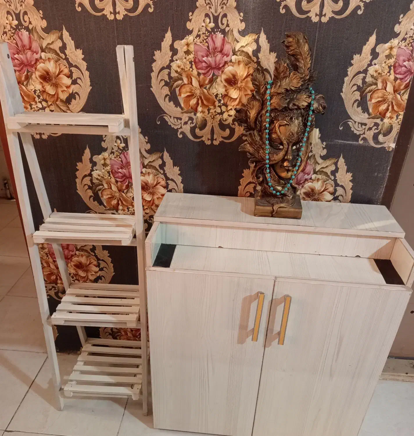 جاکفشی واستند|جاکفشی، کمد، دراور|فولادشهر, A2|دیوار