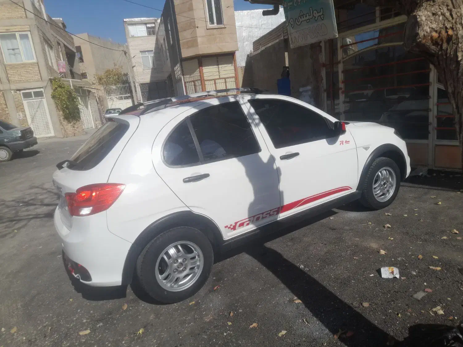 کوییک سفید قرمز|خودرو سواری و وانت|سنقر, |دیوار