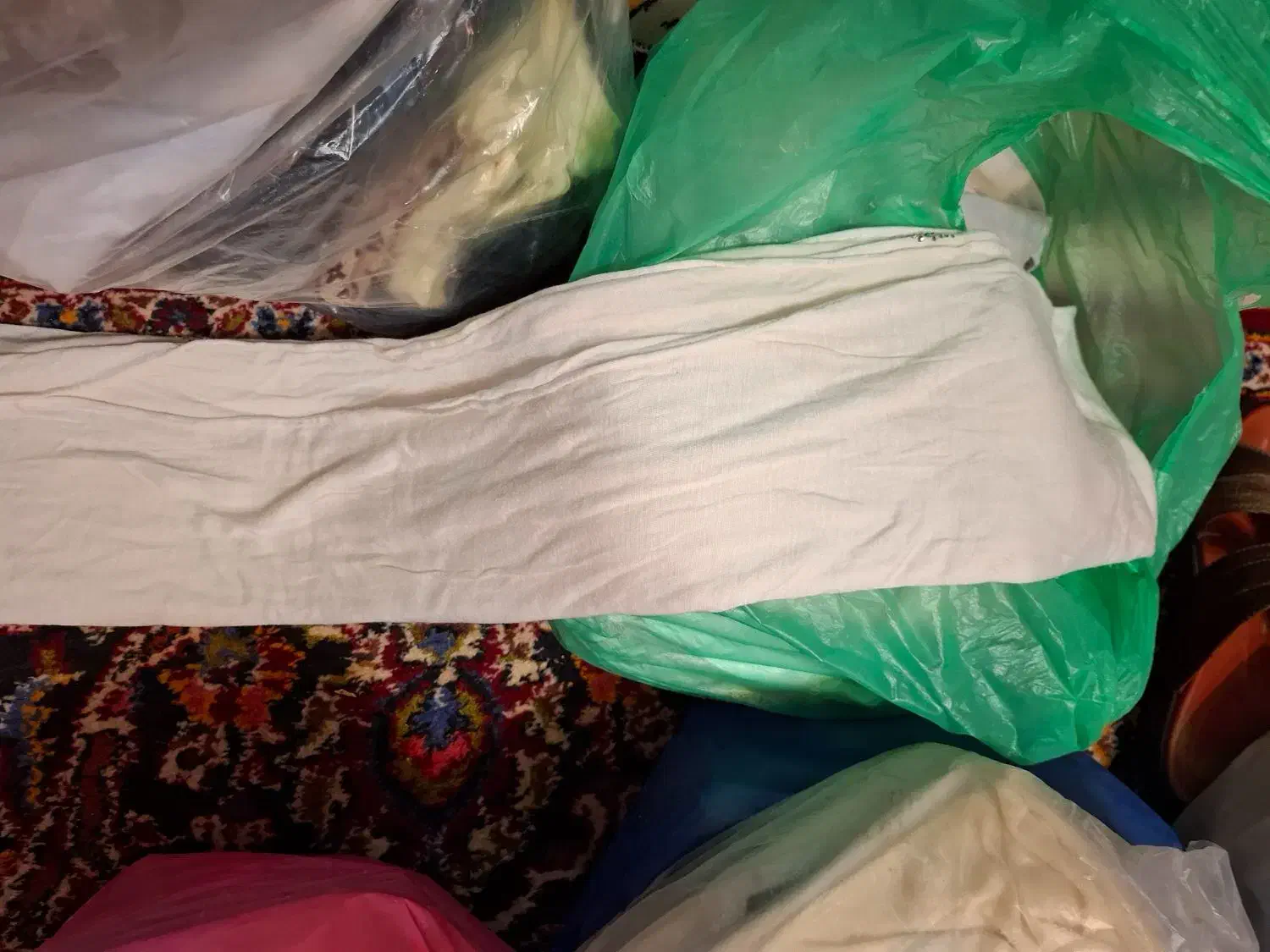 لباس به صورت کلی|لباس|فارسان, |دیوار