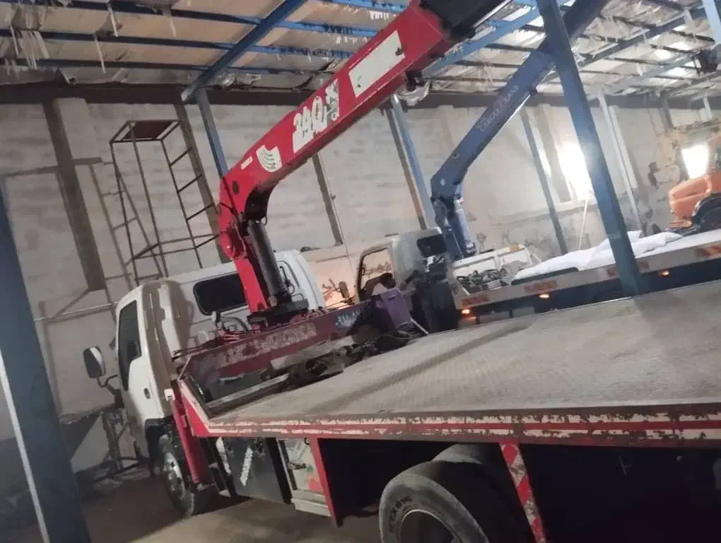 جرثقیل ایسوزو ۳تن|خودرو سنگین|شیراز, آبیاری|دیوار