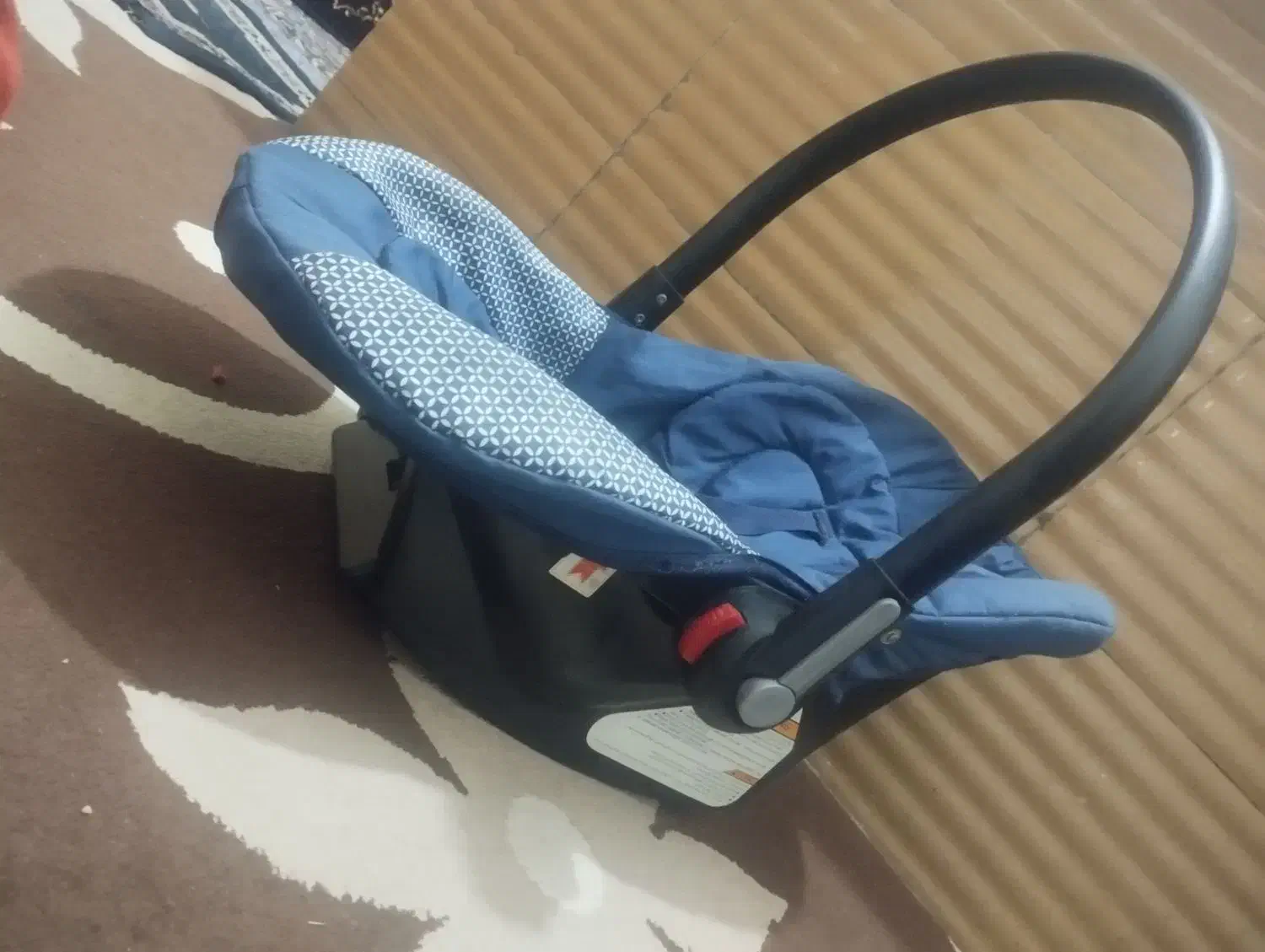 کریر|کالسکه و لوازم جانبی|هشتگرد, هشتگرد قدیم|دیوار