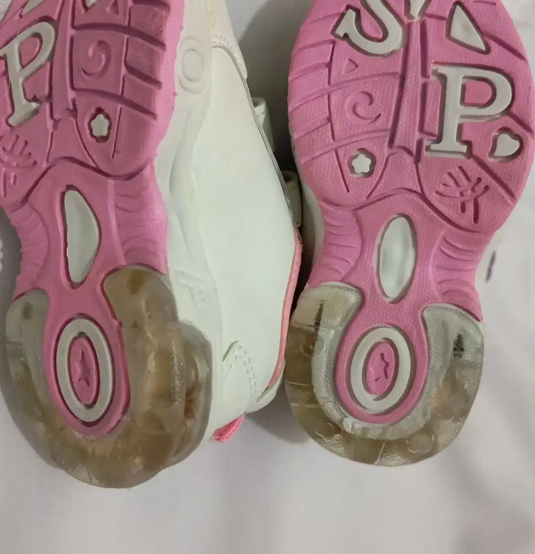 کفش بچگانه سایز ۲۷ خارجی اصل|کفش و لباس بچه|سبزوار, پاسداران|دیوار