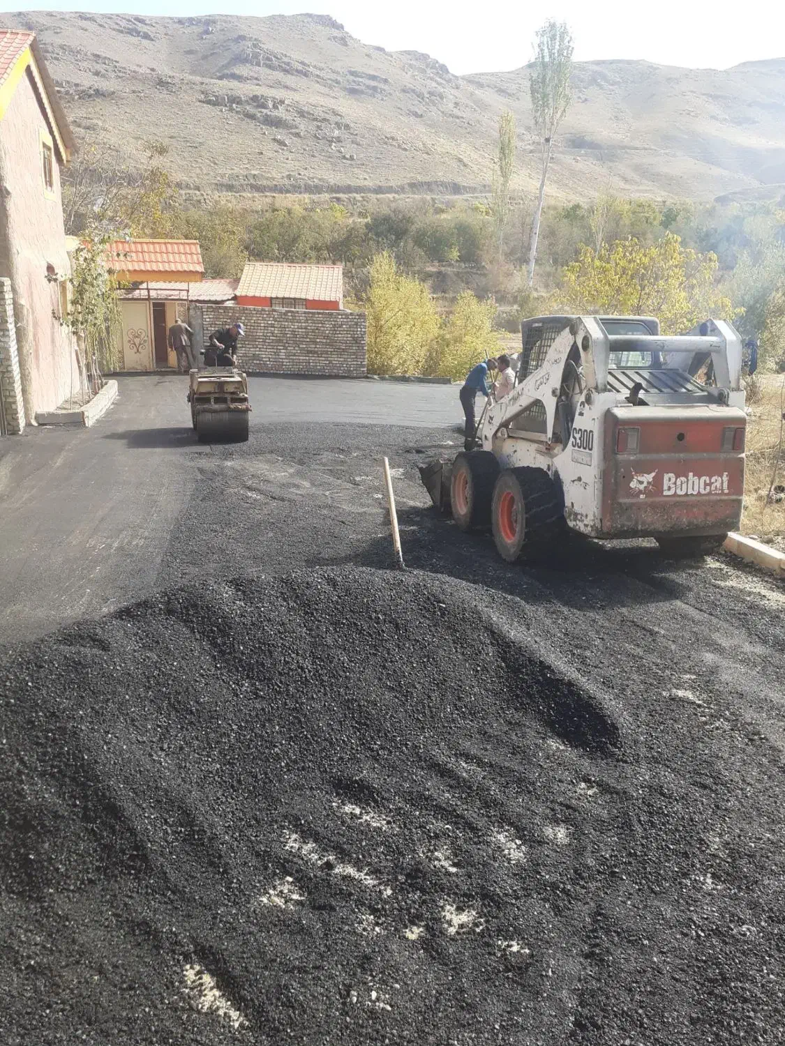 اسفالت وجدول و زیر سازی و ایزوگام|خدمات پیشه و مهارت|ملکآباد, |دیوار