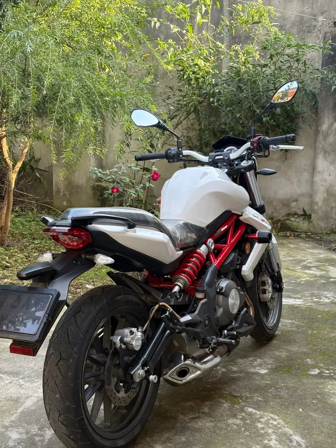 بنلی 300 فیس قدیم مدل 98 «فوق‌العاده تمیز و سالم»|موتورسیکلت|لنگرود, |دیوار