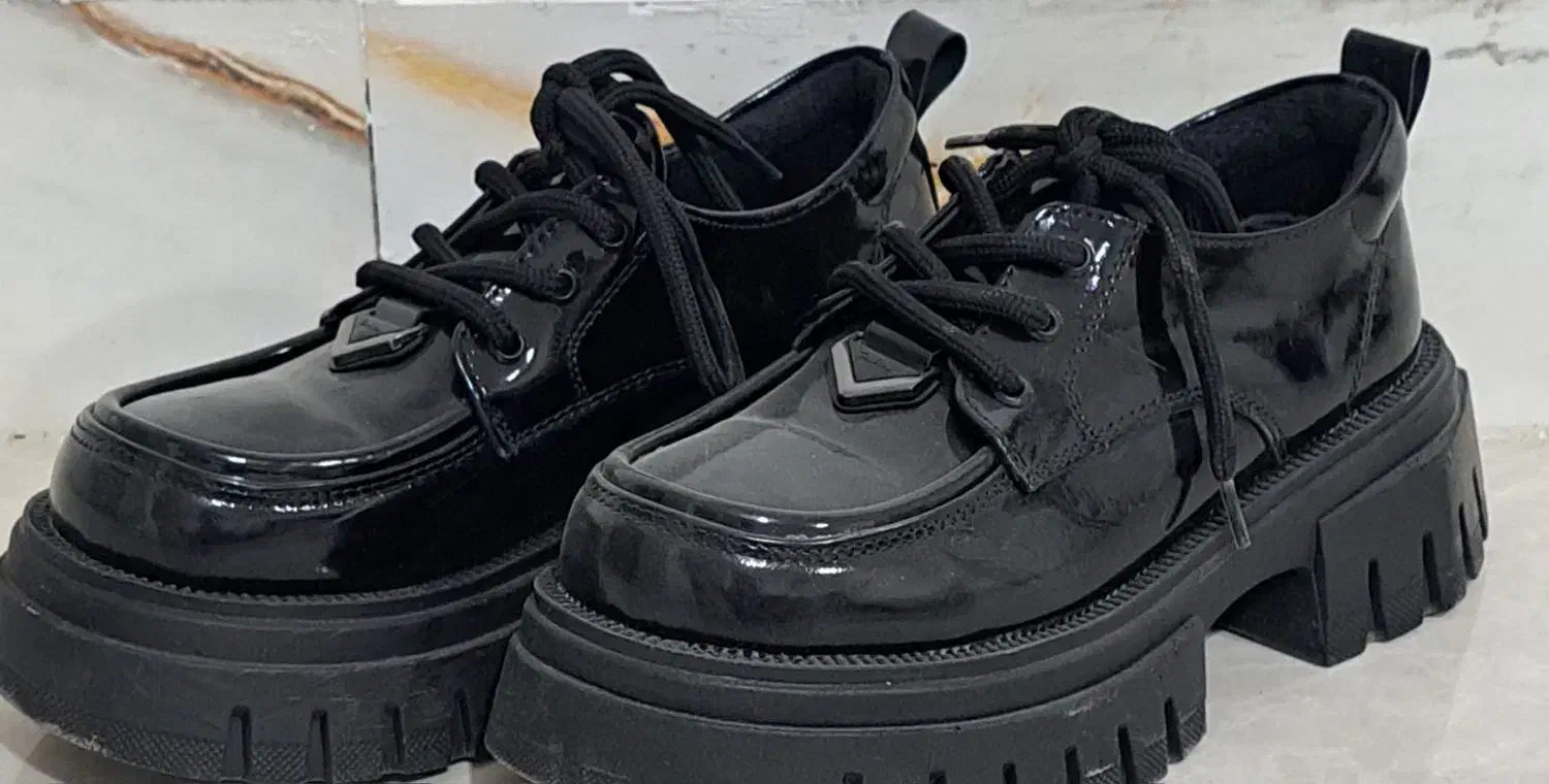 کفش کالج|کیف، کفش، کمربند|دورود, |دیوار