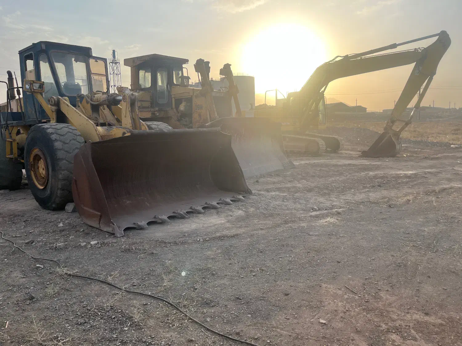 پیمانکاری اجاره بولدوزرd9n بیل220 لودر 470|خدمات حمل و نقل|سمنان, |دیوار