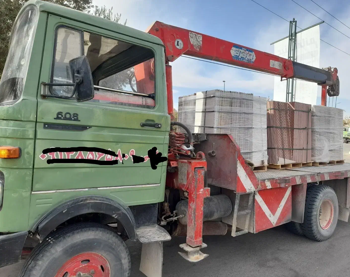 جرثقیل خاورکفی۳تن جابه جایی تخلیه بارگیری نصب|خدمات حمل و نقل|یزد, |دیوار