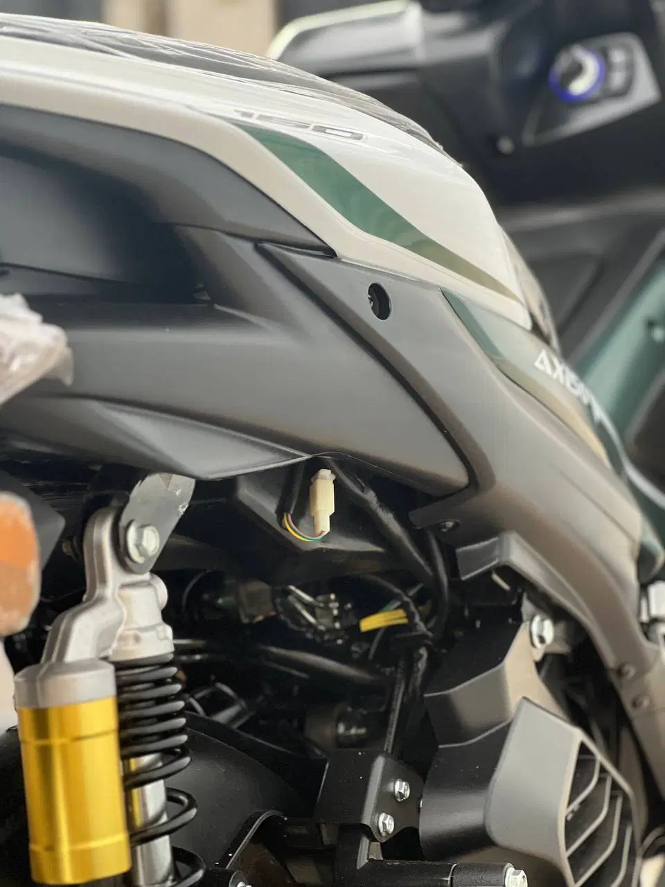 آیروکس 1405 adv کلیک زیر قیمت|موتورسیکلت|رشت, اسماعیل آباد|دیوار
