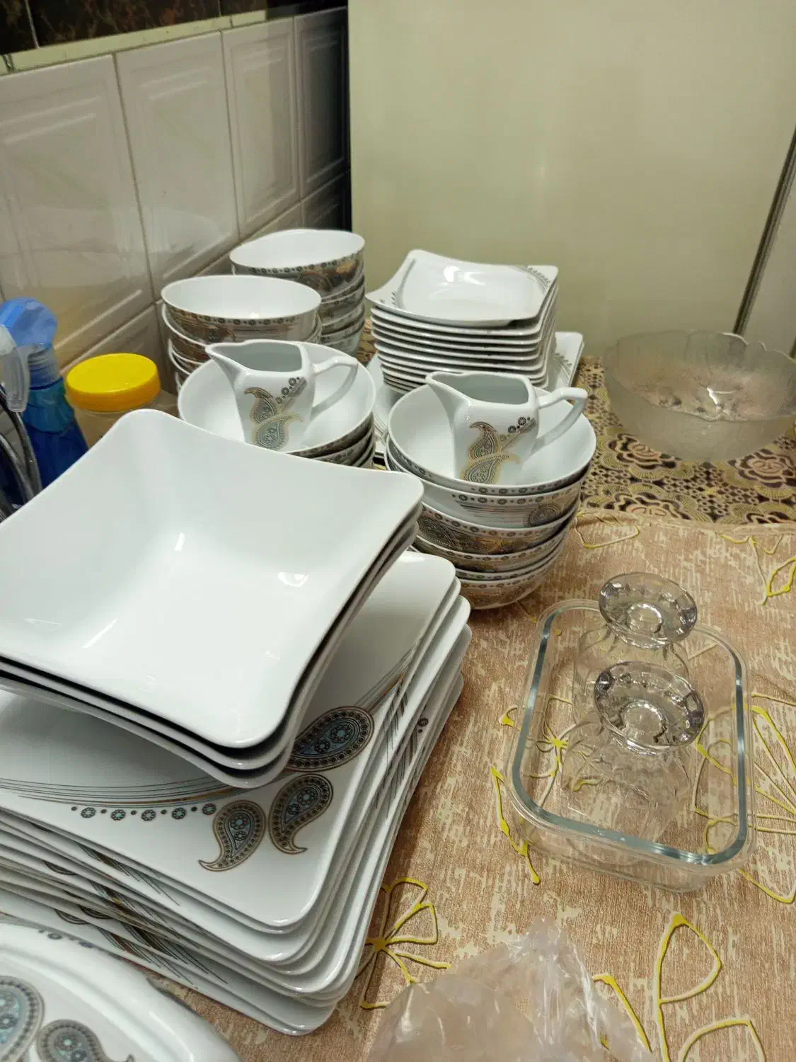 حراج ظروف چینی کلی تکی|ظروف سرو و پذیرایی|گنبد کاووس, |دیوار