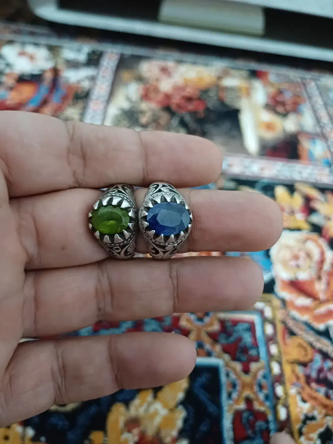 انگشتر یاقوت زبرجد|جواهرات|نهاوند, |دیوار