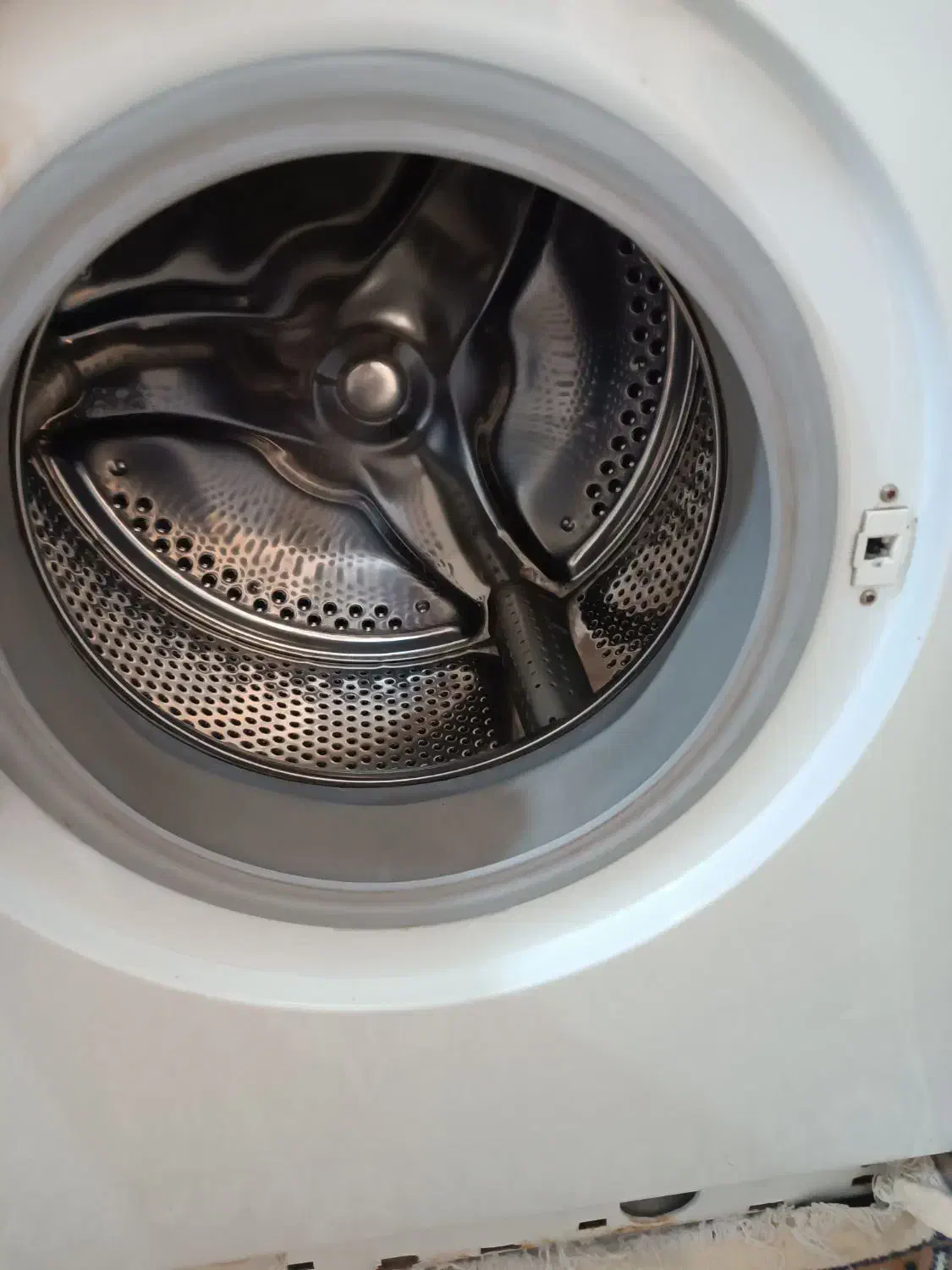 لباسشویی|ماشین لباسشویی و خشک‌کن لباس|رباط‌کریم, رباط‌کریم|دیوار