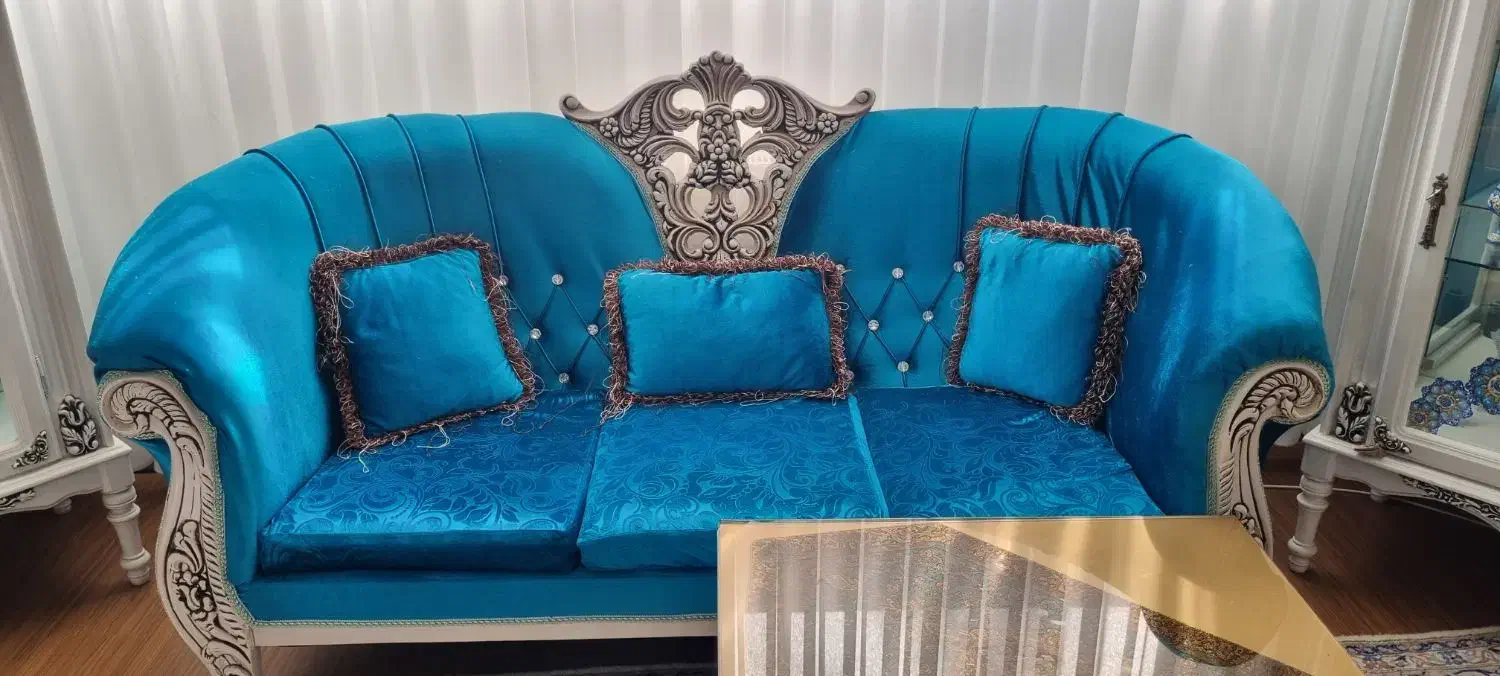 فروش فوری مبل هفت نفره کلاسیک|مبلمان خانگی و میز عسلی|قم, باجک یک|دیوار