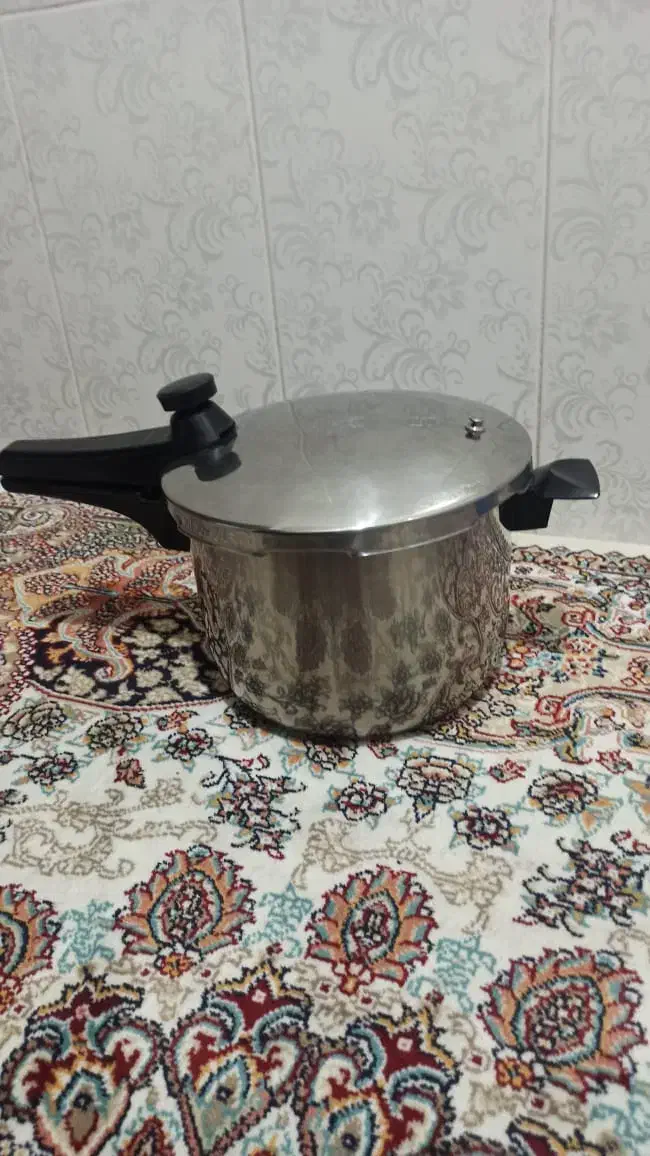 زود پز|ظروف پخت‌وپز|تبریز, |دیوار