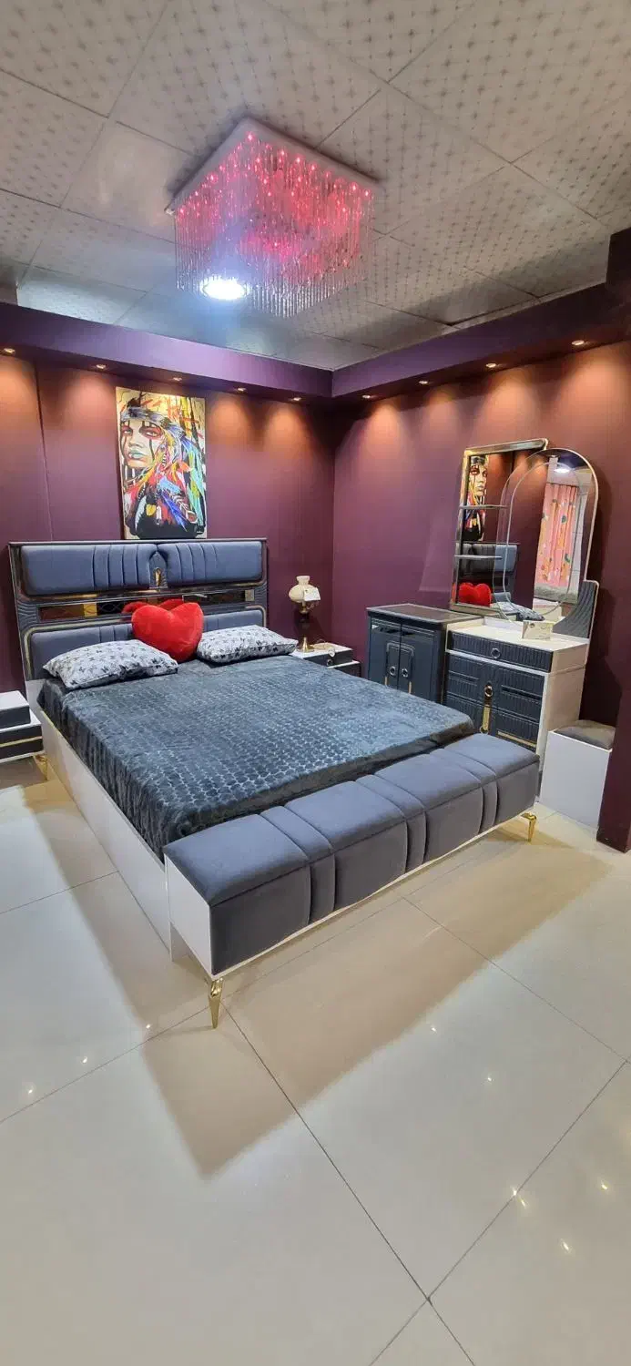 دو نفر جذاب|تخت و سرویس خواب|هشتگرد, مدرس|دیوار