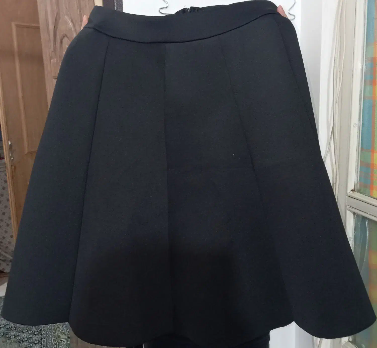 دامن|لباس|میانه, |دیوار