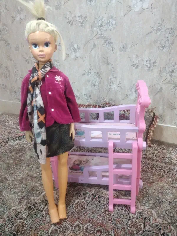 باربی وتخت|اسباببازی بچه|قم, شهرک فاطمیه|دیوار