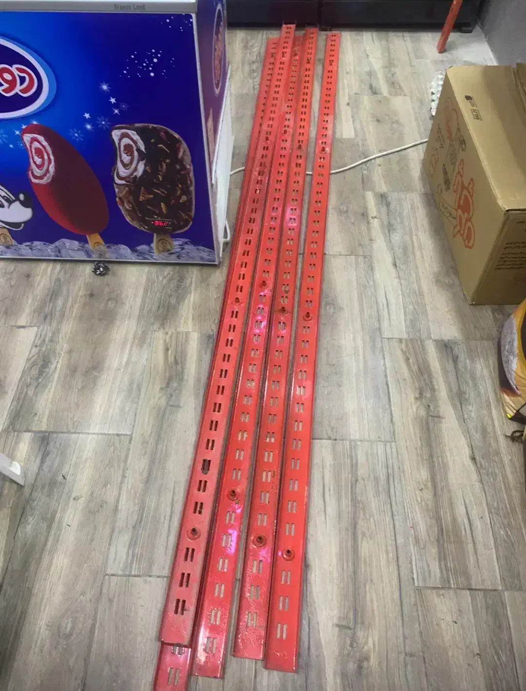 قفسه خود ایستا و دیوار کوب|فروشگاه و مغازه|شیراز, زرهی|دیوار