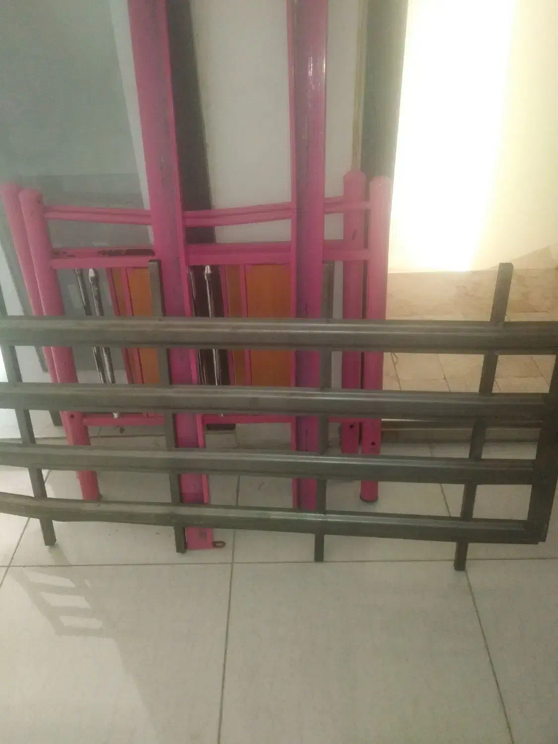 تخت و تشک کودک 7ساله|تخت و صندلی بچه|بروجرد, |دیوار